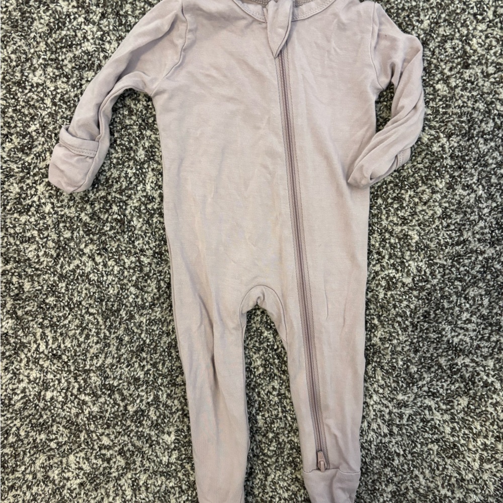 Kyte BABY Newborn Zipper Footie in Wisteria